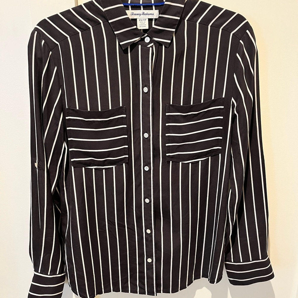 Gorgeous Tommy Bahama silk blouse!